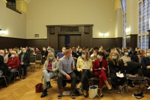Aula fullt sich